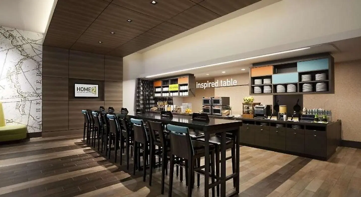 Home2 Suites by Hilton Philadelphia - Convention Center, PA Bar