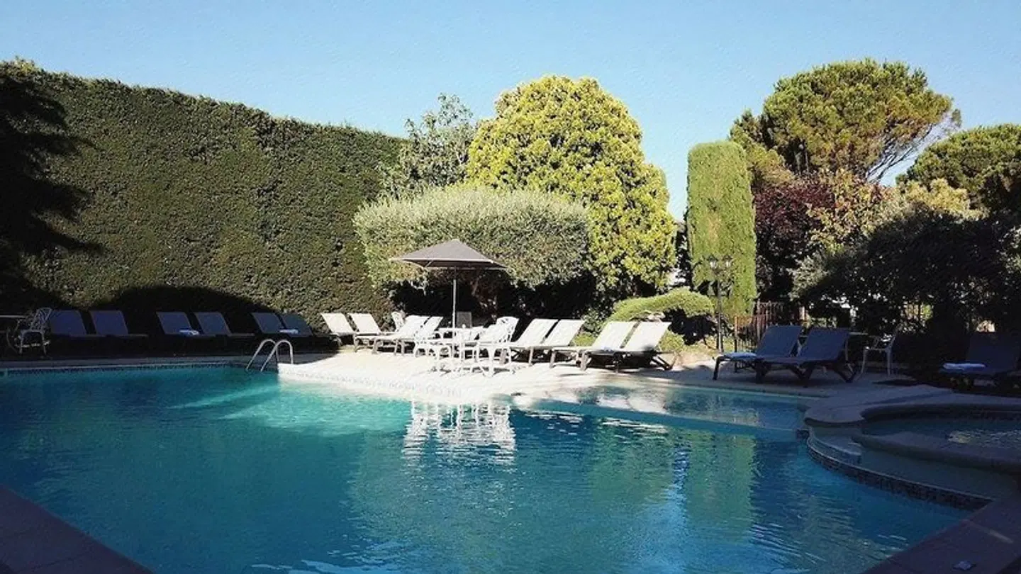 Auberge de Cassagne & Spa OUTDOOR_POOL