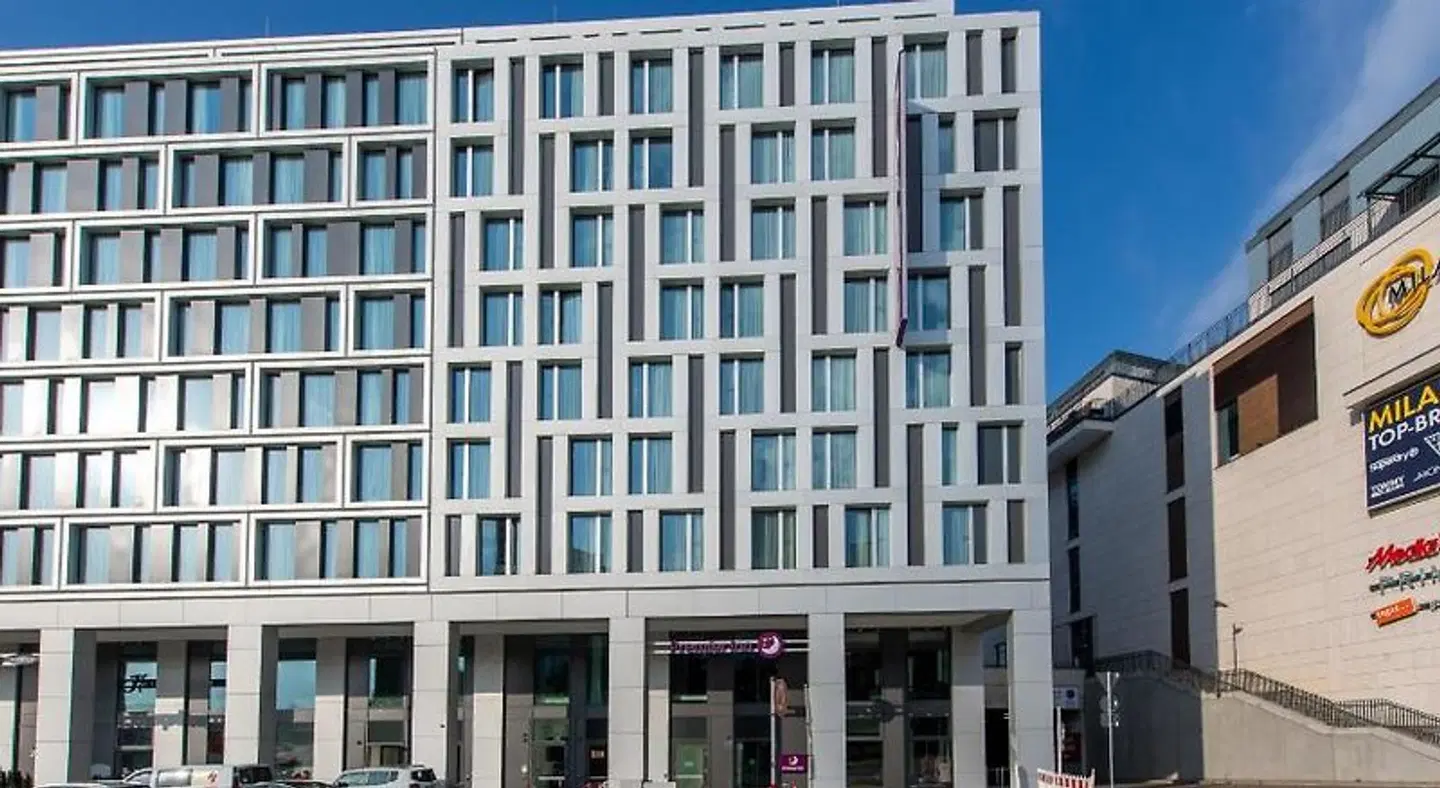 Premier Inn Stuttgart City Centre Hotel EXTERIOR