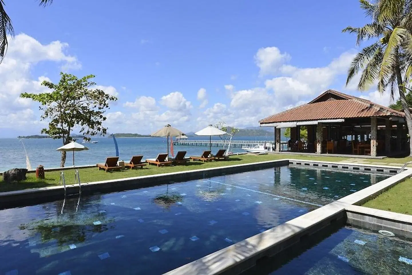 Cocotinos Sekotong Beach Resort OUTDOOR_POOL