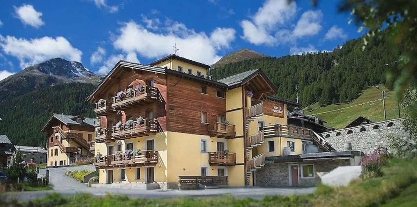 Amerikan EXTERIOR