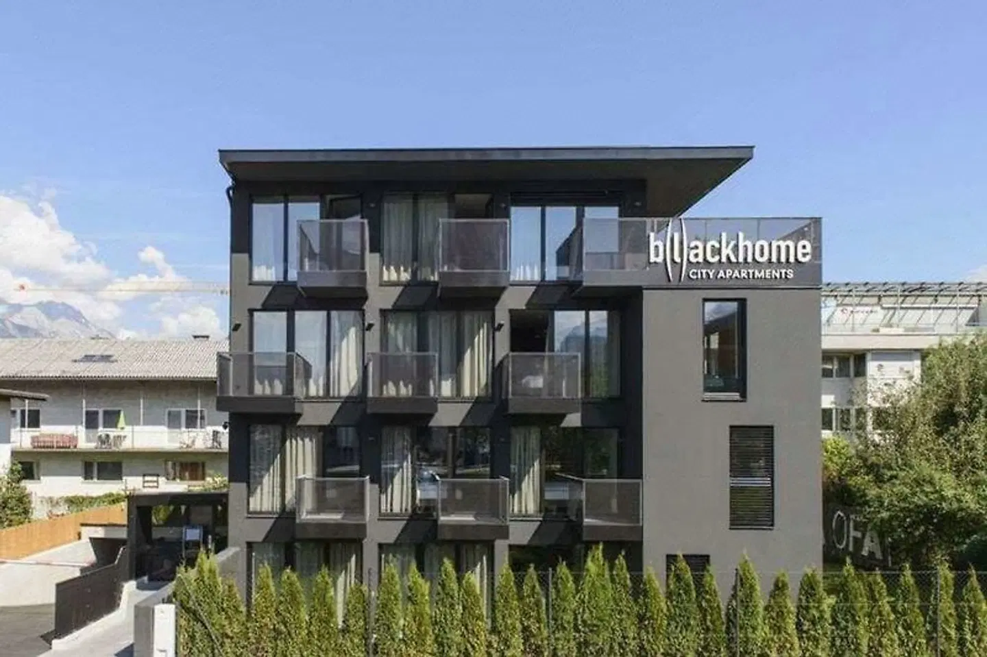 B(l)ackhome City Apartments EXTERIOR