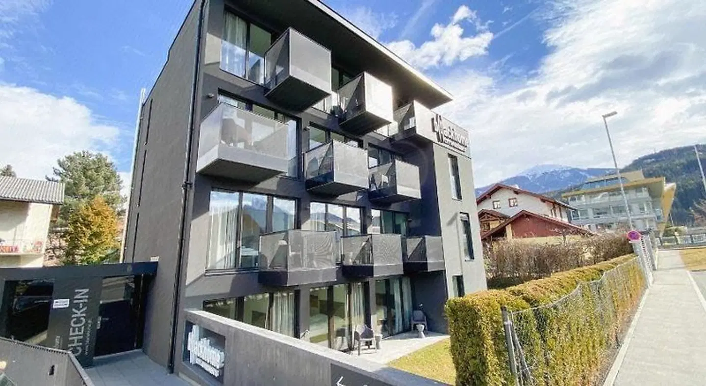 B(l)ackhome City Apartments EXTERIOR