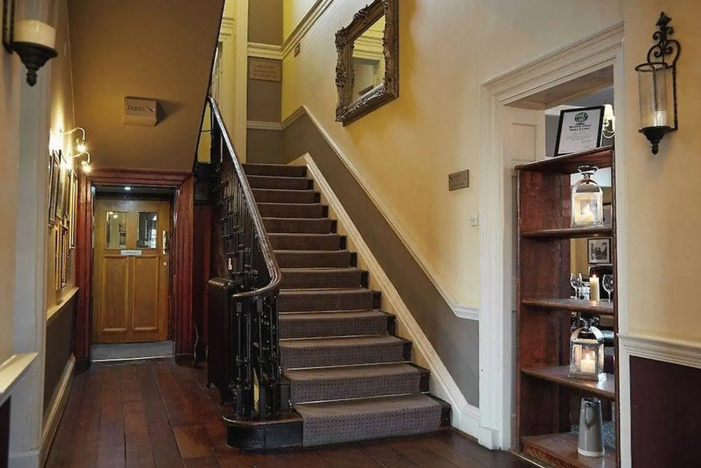 The Manor LOUNGE_LOBBY