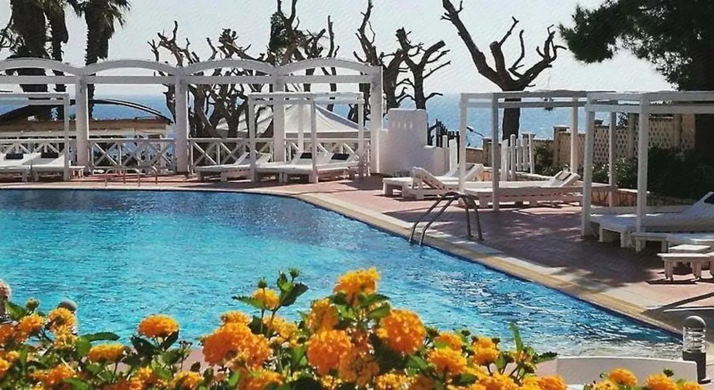Hotel Residence La Corvetta OUTDOOR_POOL