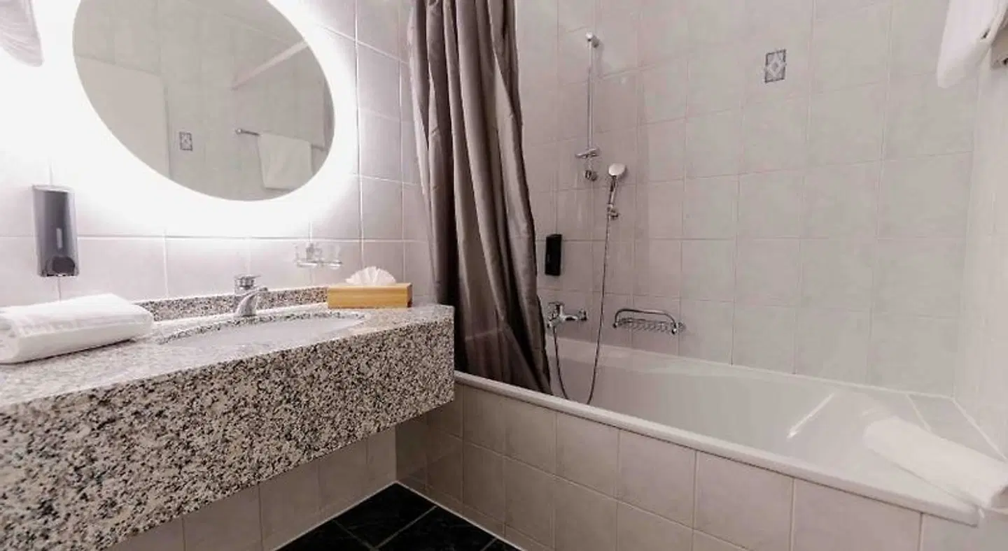 Hotel du Cheval Blanc Badezimmer