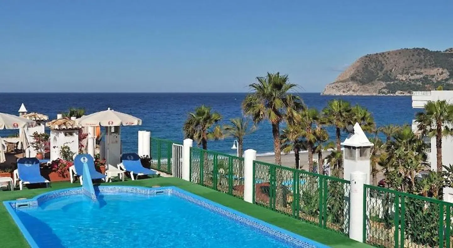 Sol Los Fenicios OUTDOOR_POOL