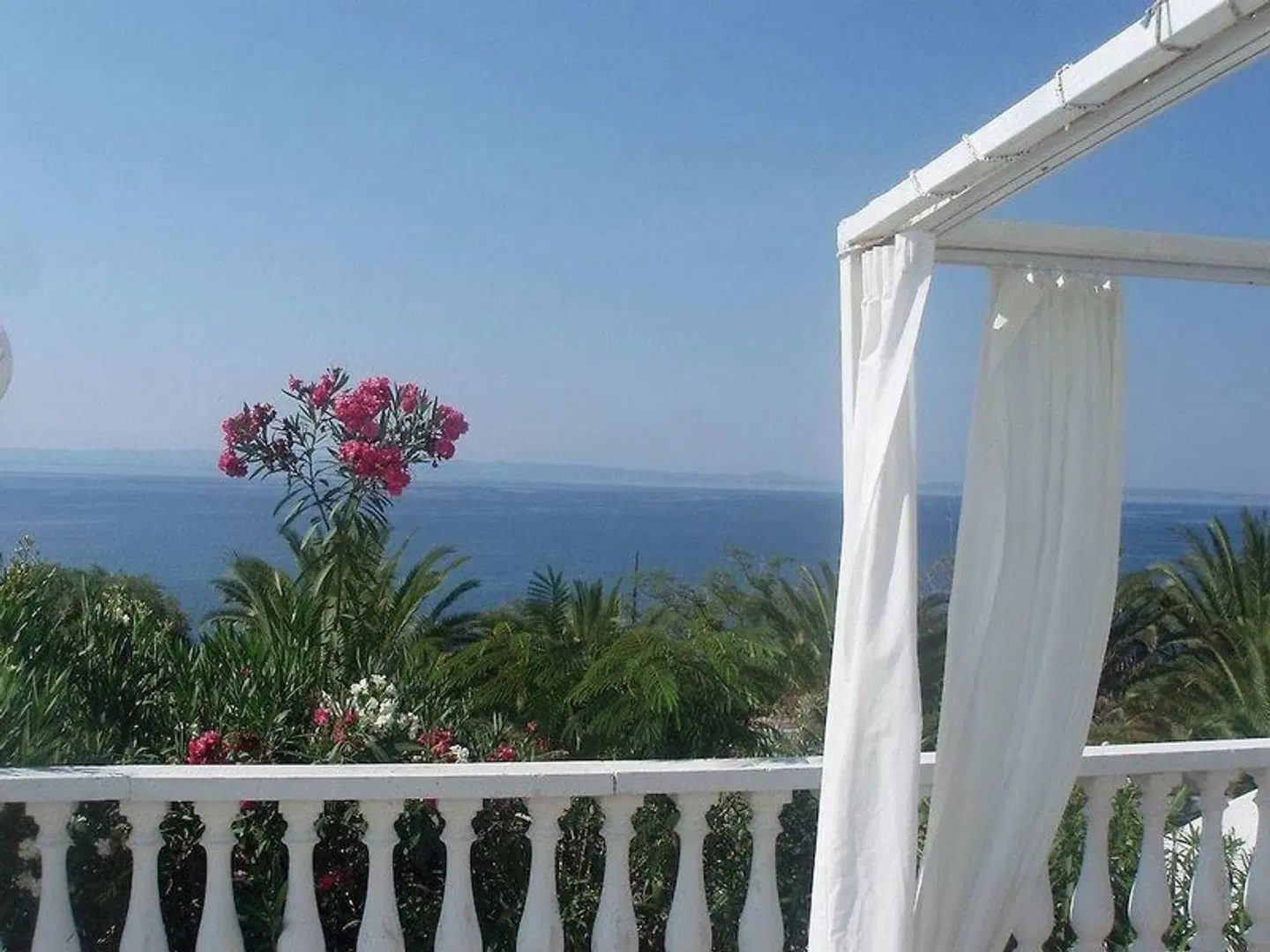 Bianco Olympico Beach Resort Terrasse