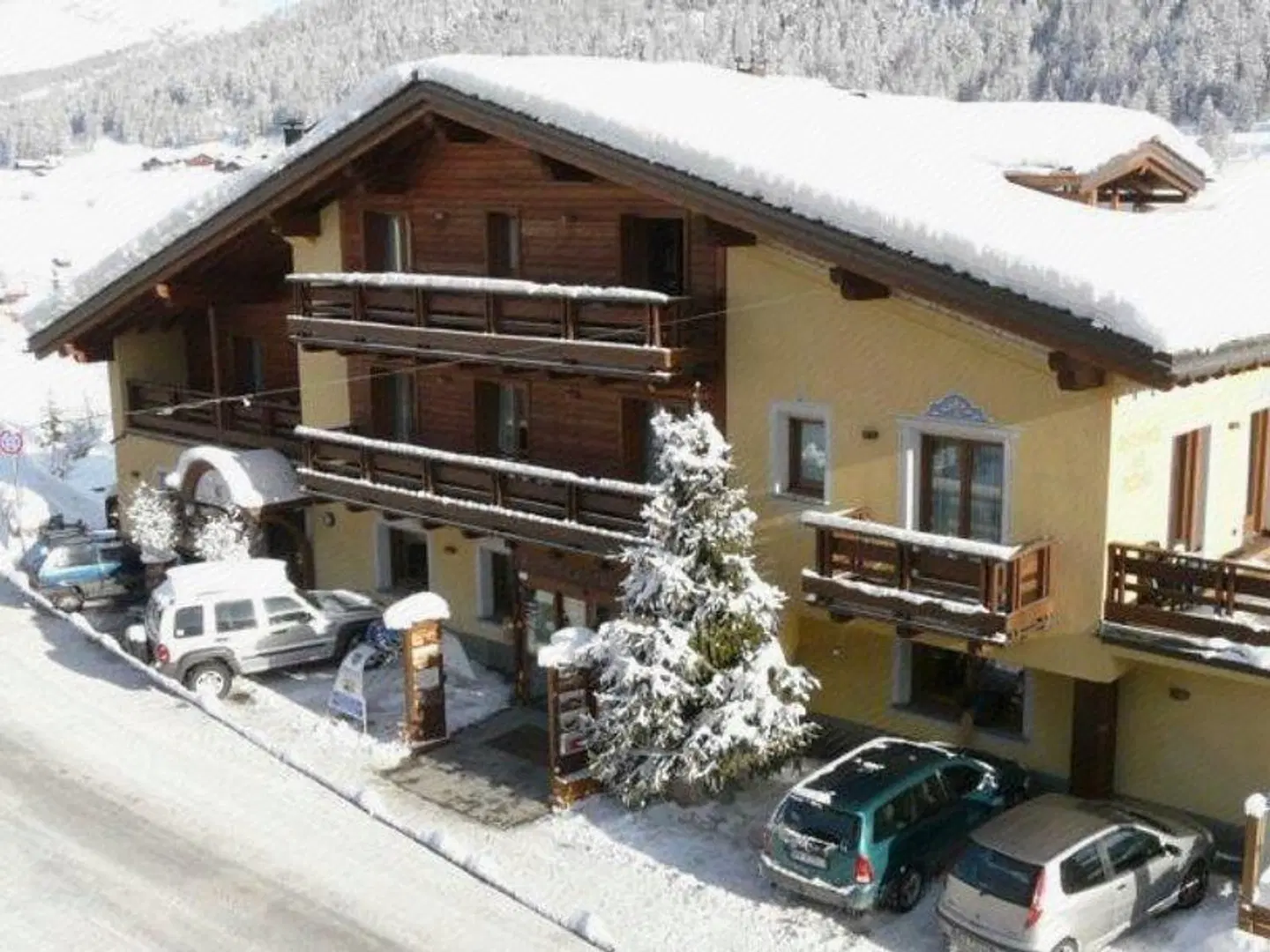 Amerikan EXTERIOR