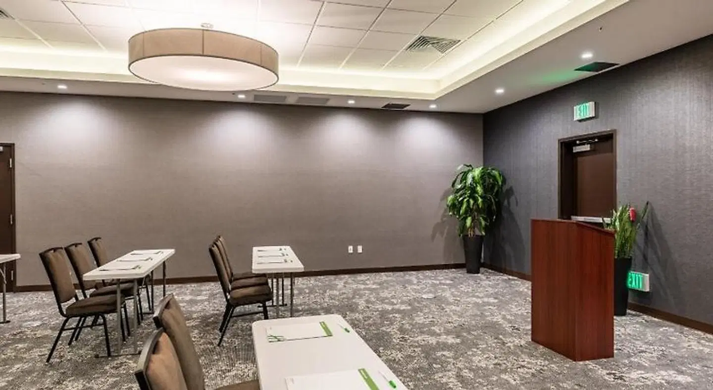 Holiday Inn & Suites Silicon Valley - Milpitas by IHG ROOM_EXAMPLE