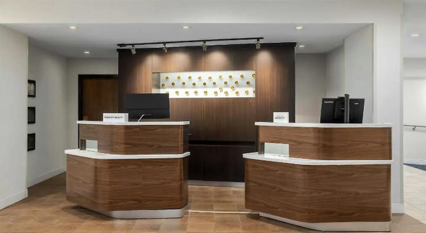 Courtyard by Marriott Dallas-Fort Worth/Bedford LOUNGE_LOBBY