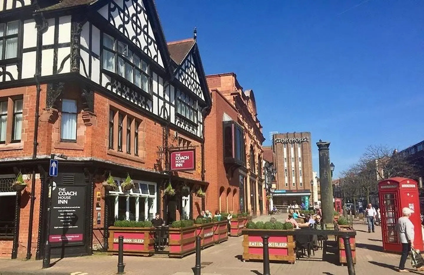 The Coach House Inn EXTERIOR