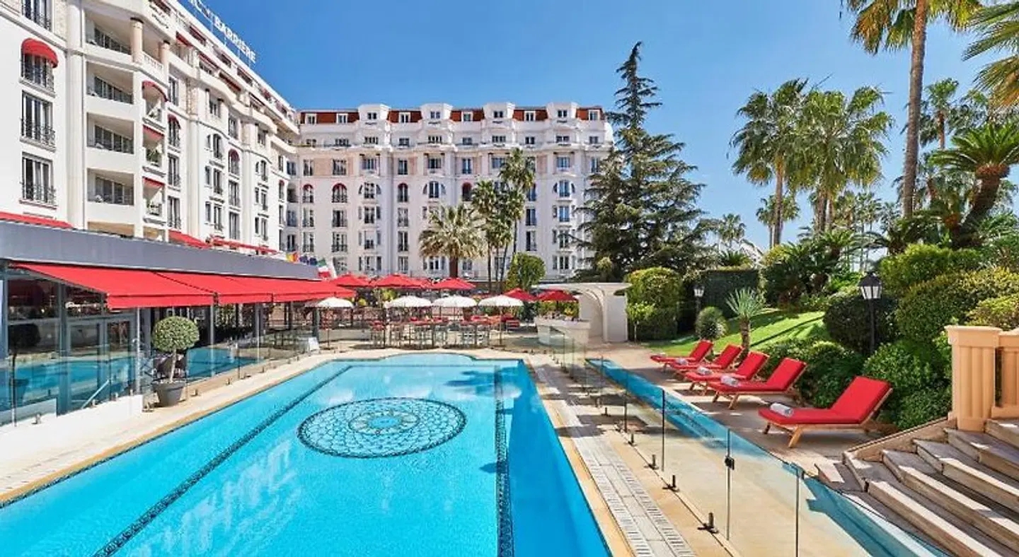 Majestic Barriere OUTDOOR_POOL
