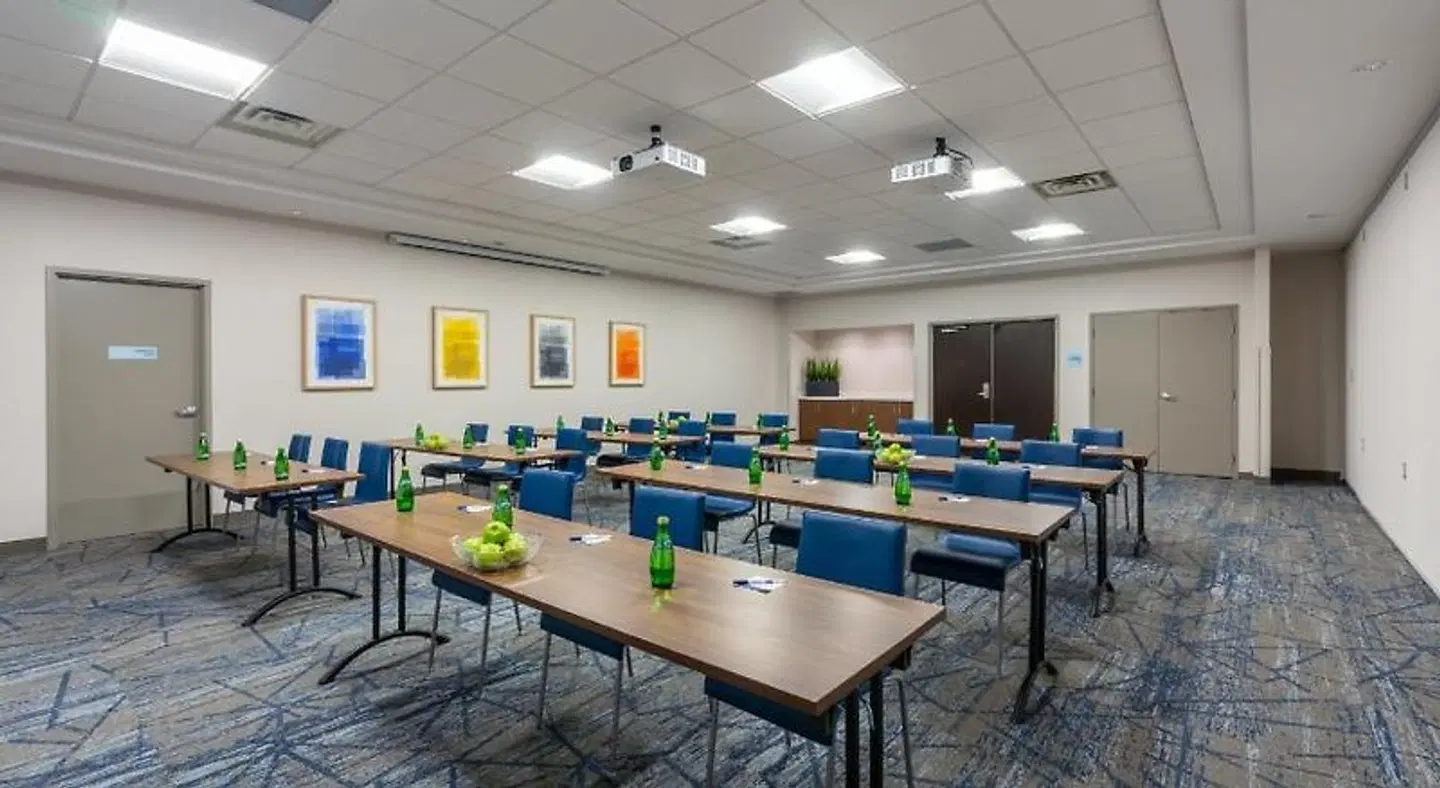 Holiday Inn Express & Suites Vaughan-Southwest by IHG Konferenz