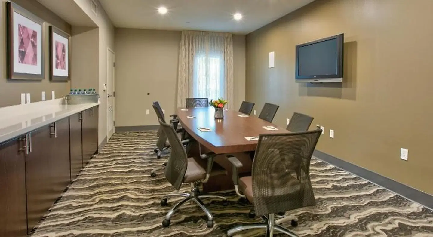 Staybridge Suites Plano - Richardson Area by IHG Konferenz