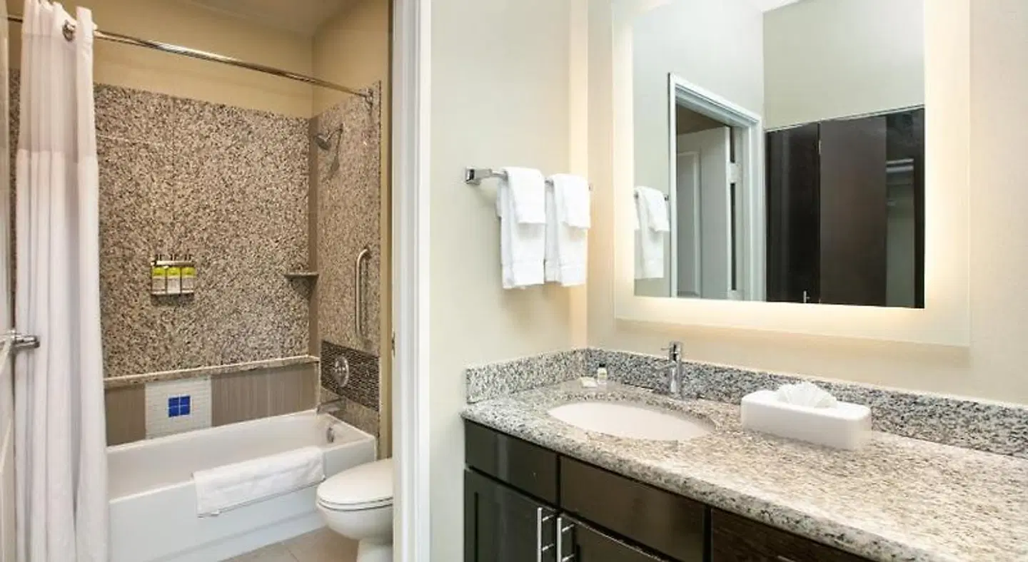 Staybridge Suites Plano - Richardson Area by IHG Badezimmer