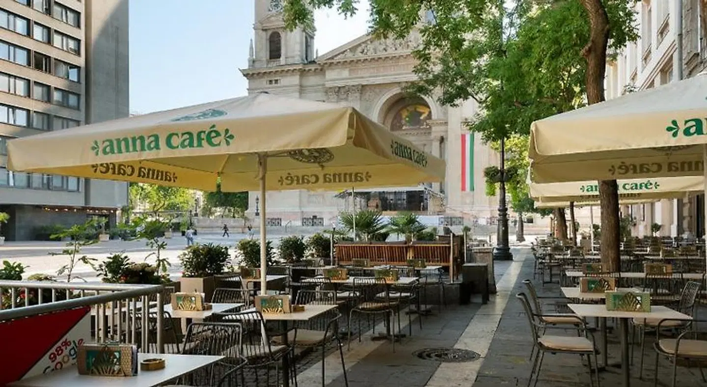 Trendy Deluxe Apartments Restaurant