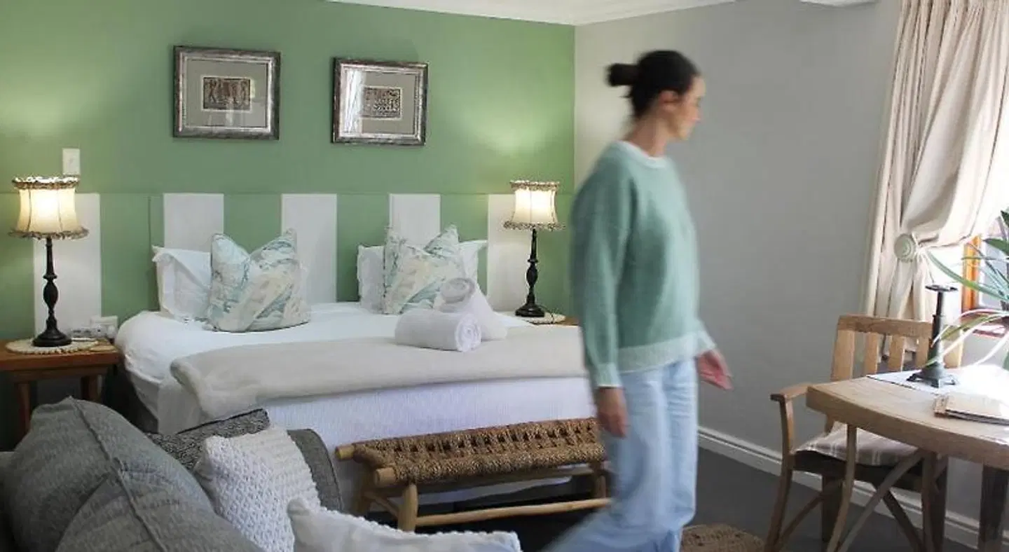 A Hilltop Country Retreat ROOM_EXAMPLE