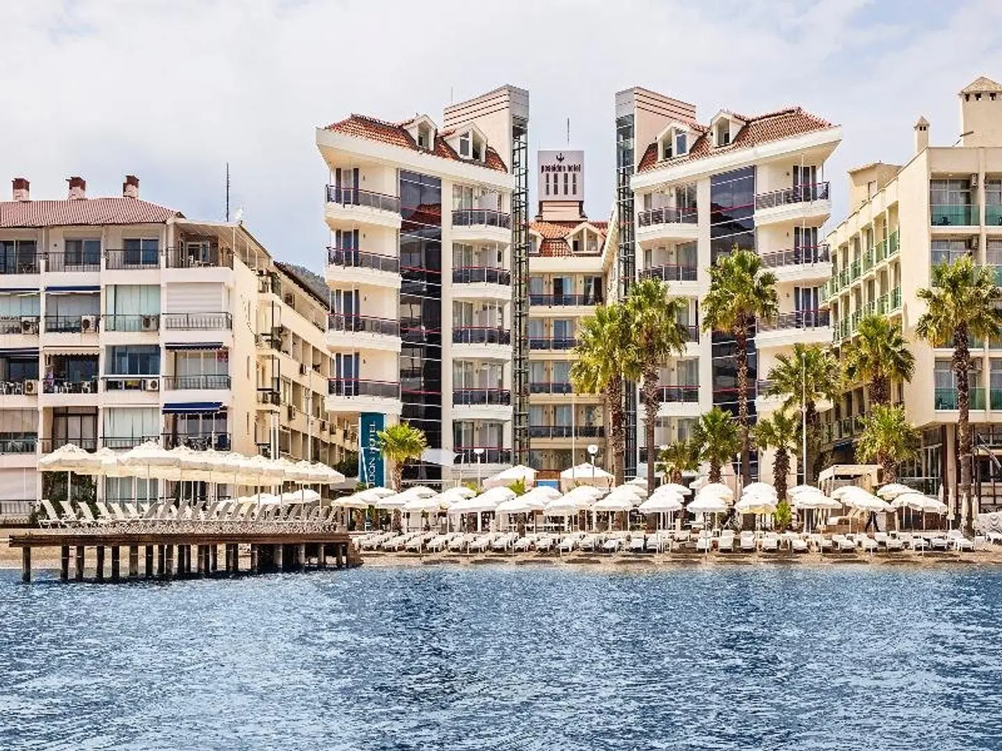 Poseidon Hotel EXTERIOR