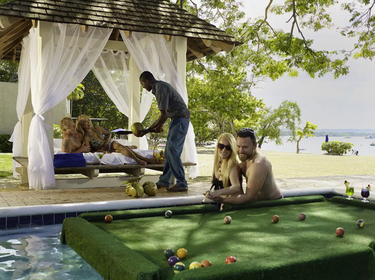 Hedonism II Aussenansicht