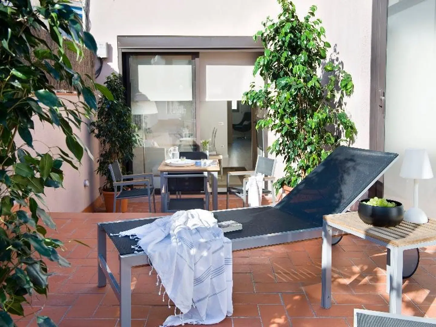 Eric Vökel Sagrada Familia Suites Garten