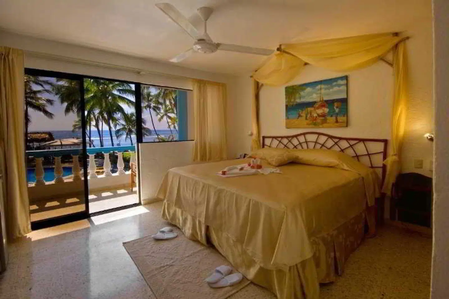 Playa Esmeralda ROOM_EXAMPLE