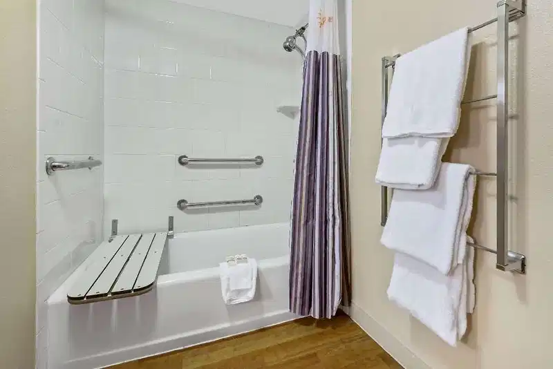 La Quinta Inn & Suites by Wyndham West Palm Beach Airport – Hotelfoto