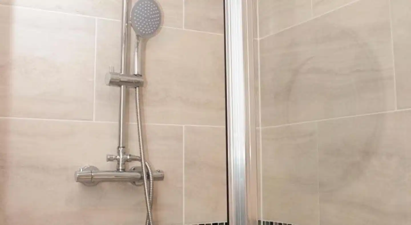 Tony's House Hotel Badezimmer