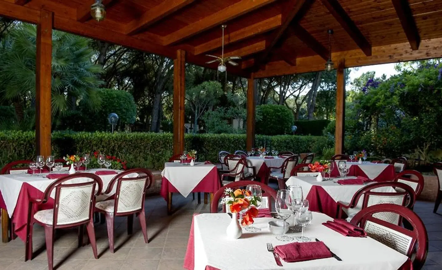 La Serra Holiday Village & Beach Resort Restaurant