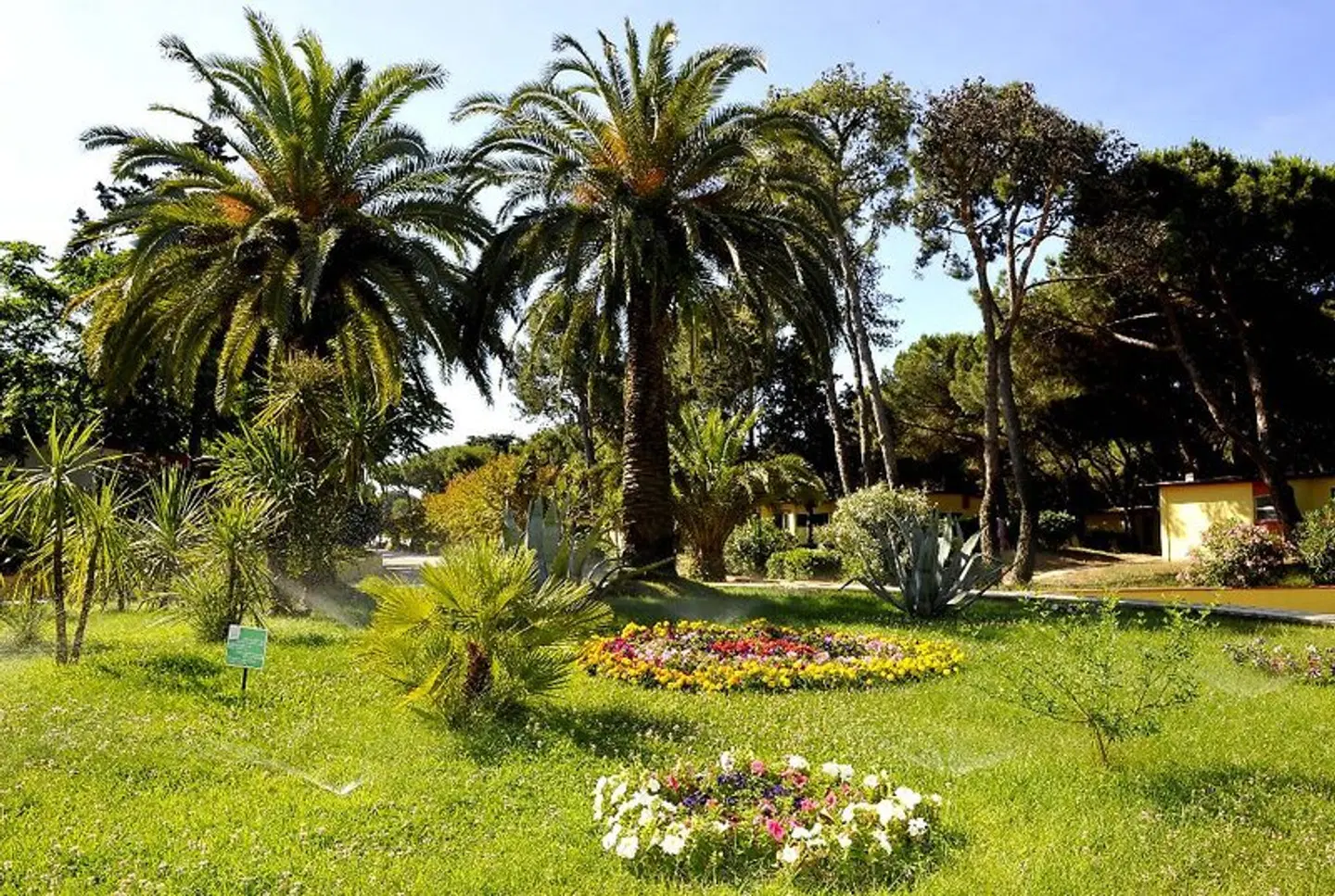 La Serra Holiday Village & Beach Resort Garten