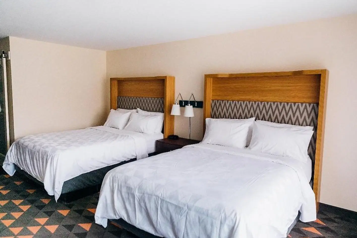Holiday Inn & Suites Phoenix-Mesa/Chandler ROOM_EXAMPLE