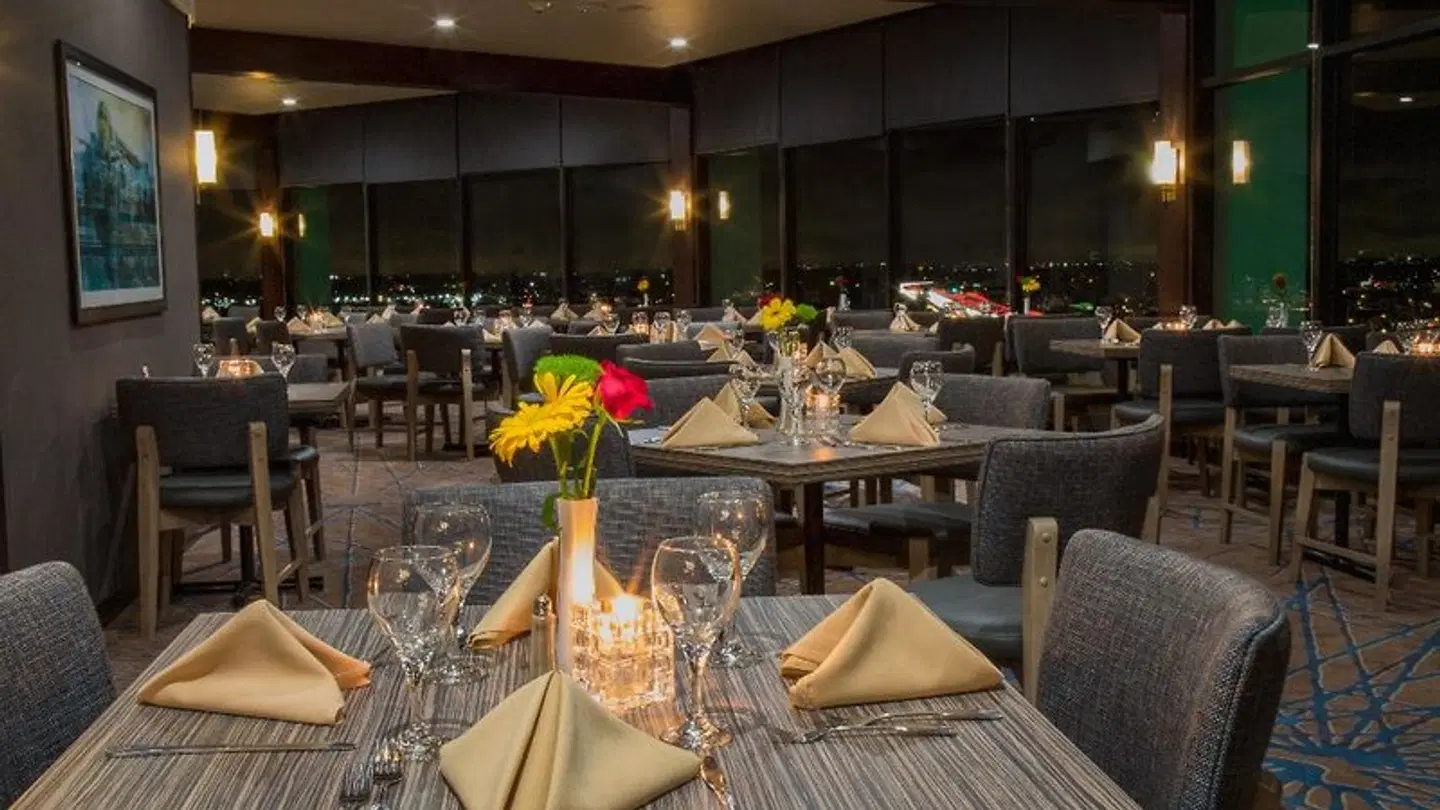 Holiday Inn Long Beach Airport by IHG Restaurant