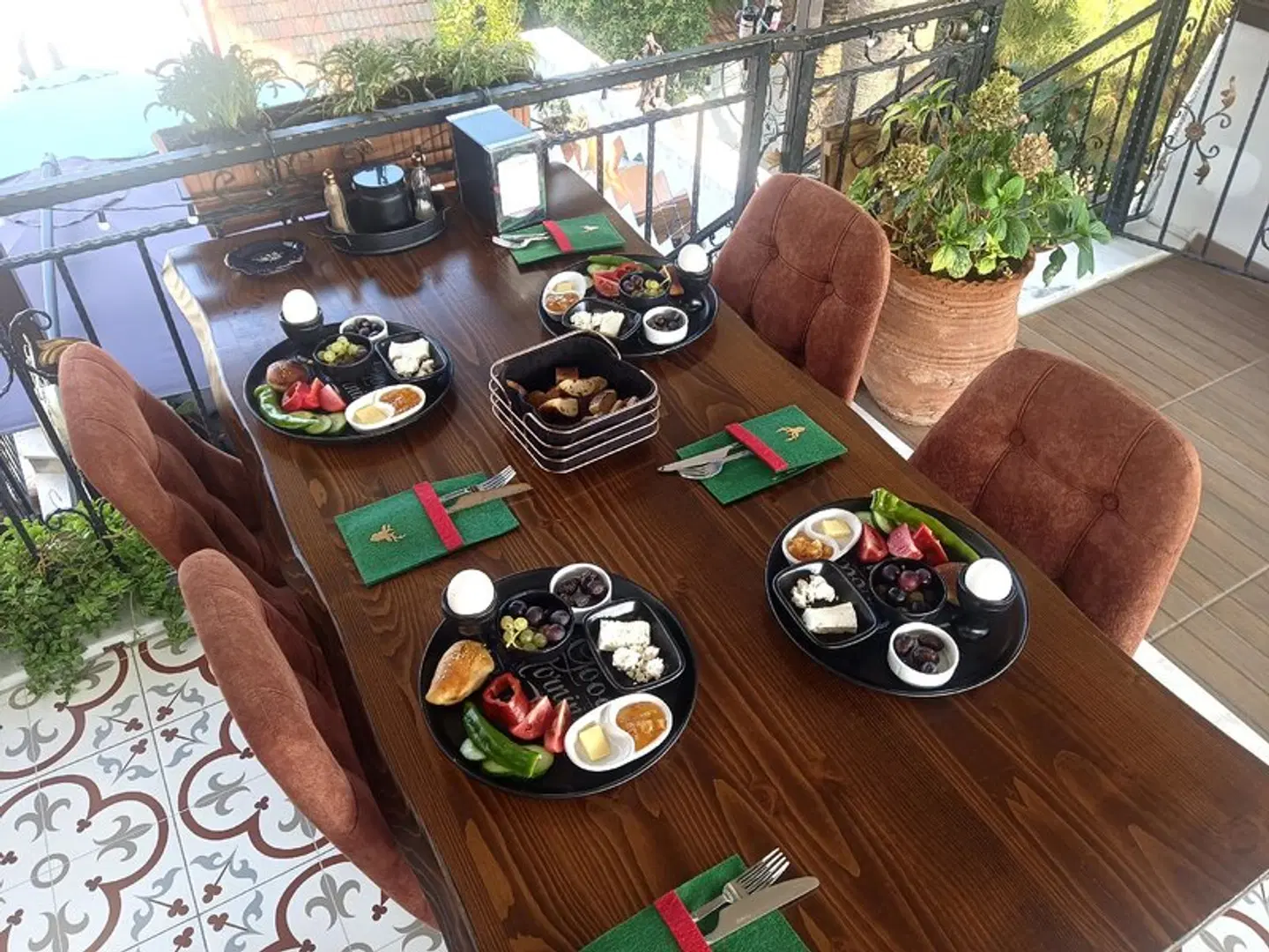 Ena Serenity Boutique Hotel Terrasse