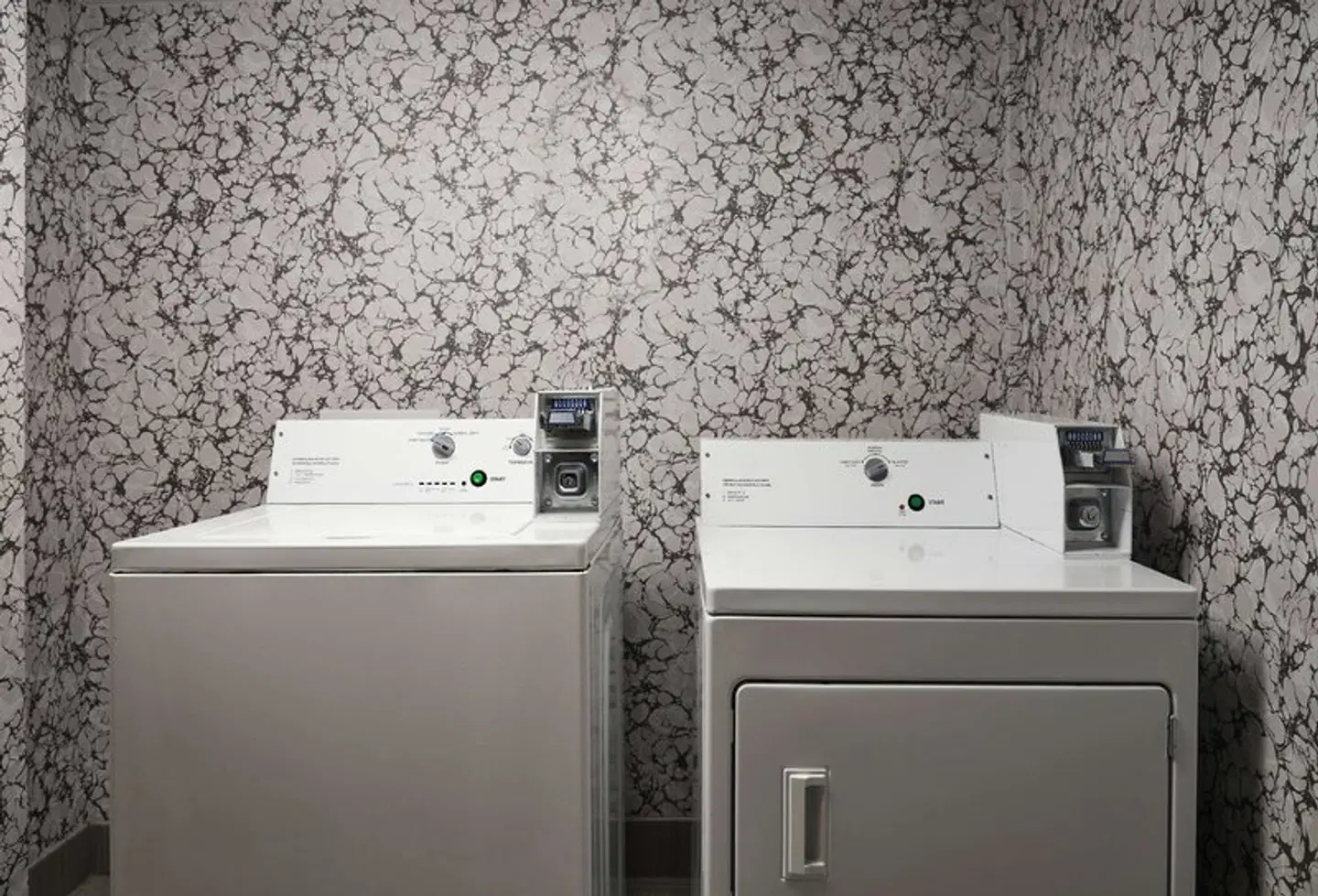 Hilton Garden Inn Las Colinas Badezimmer