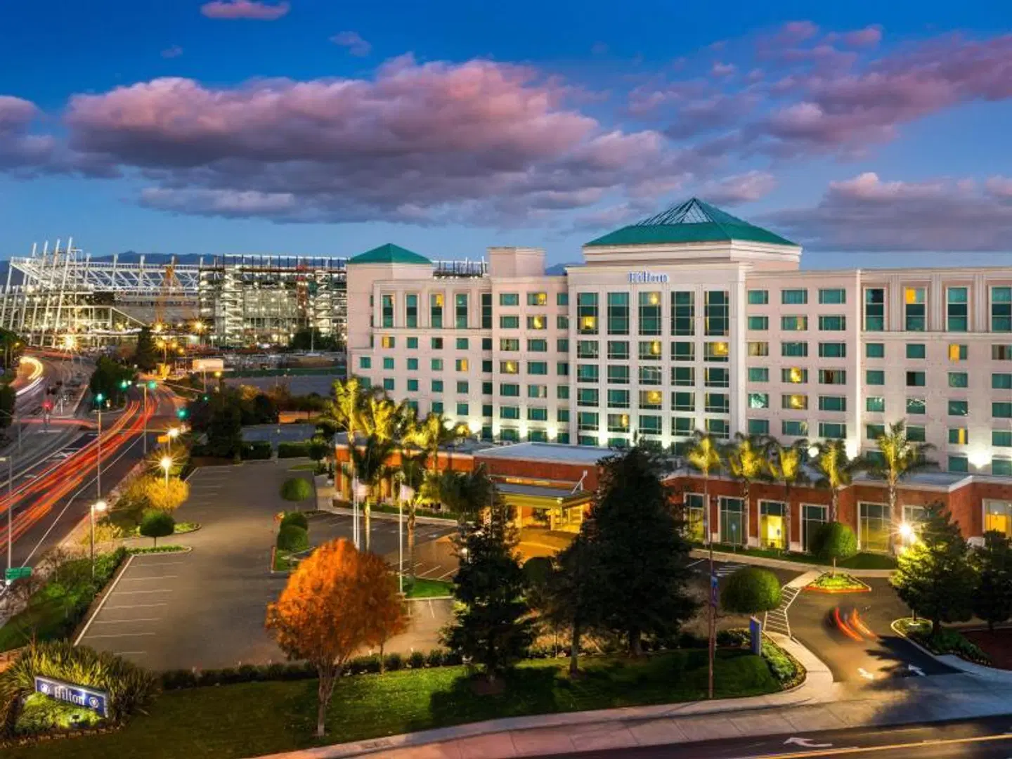 Hilton Santa Clara EXTERIOR