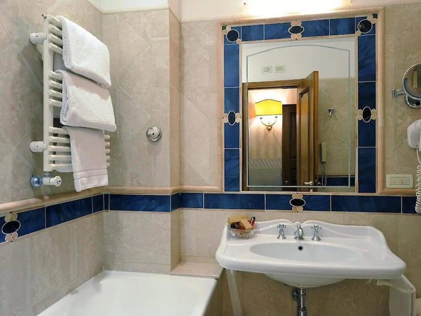 Hotel Giulio Cesare Badezimmer