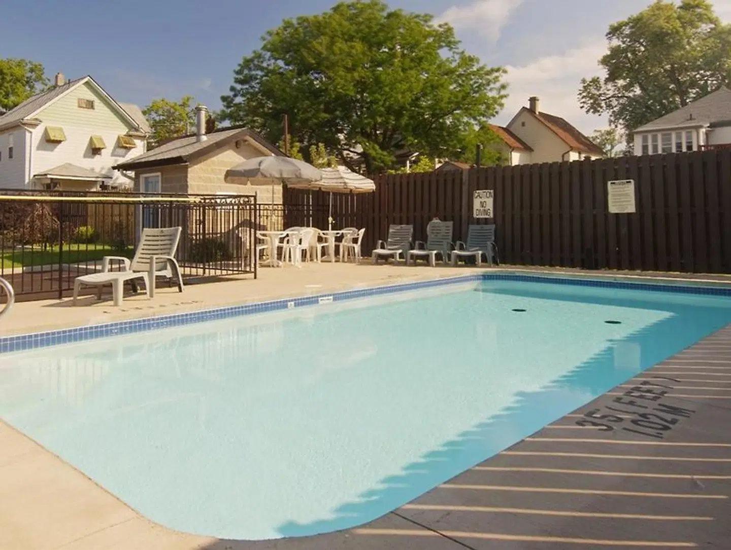 Super 8 by Wyndham Niagara Falls by the Falls OUTDOOR_POOL