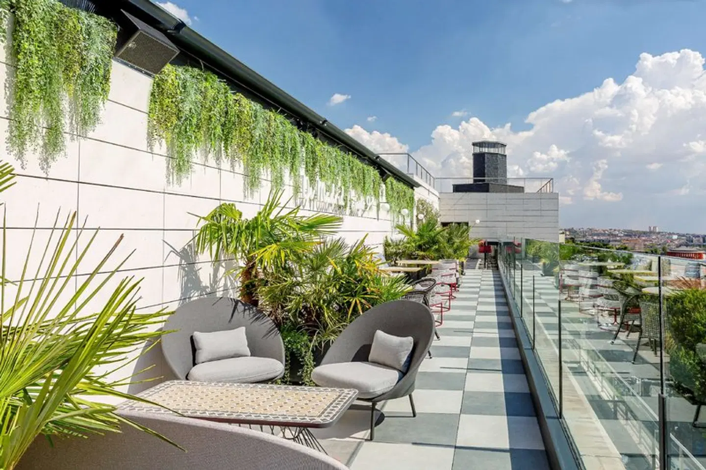 Radisson RED Madrid Terrasse