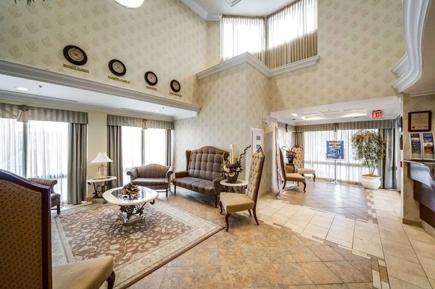 Monte Carlo Inn Brampton LOUNGE_LOBBY
