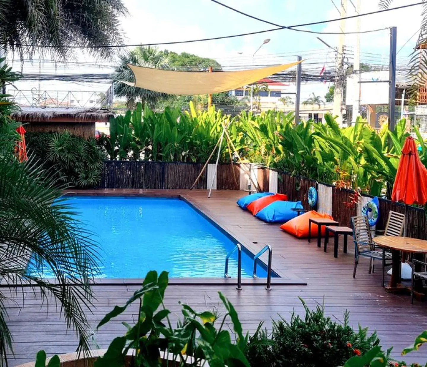 Crystal Jade Hotel OUTDOOR_POOL
