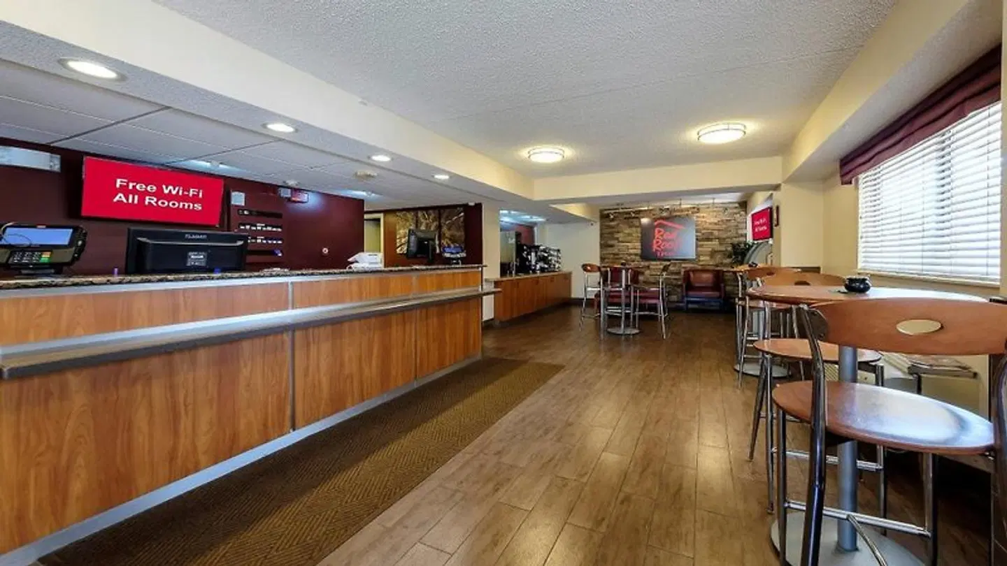 Red Roof Inn Dallas - DFW Airport North Bar
