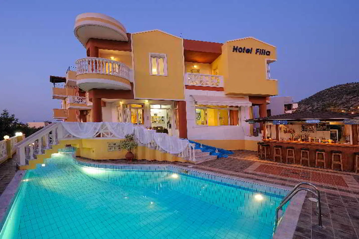 Filia Hotel OUTDOOR_POOL