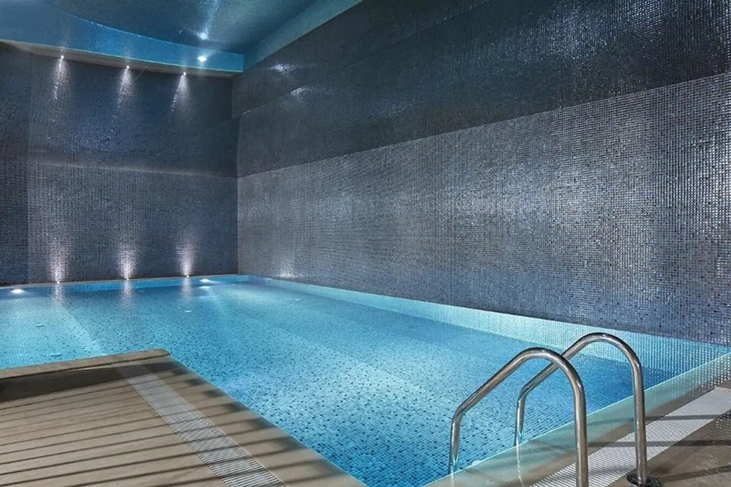 Melas Hotel Istanbul Hallenbad