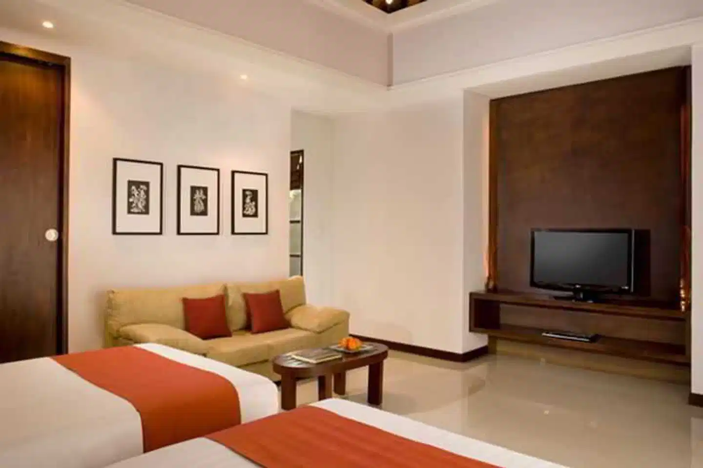 The Wolas Villas Lobby