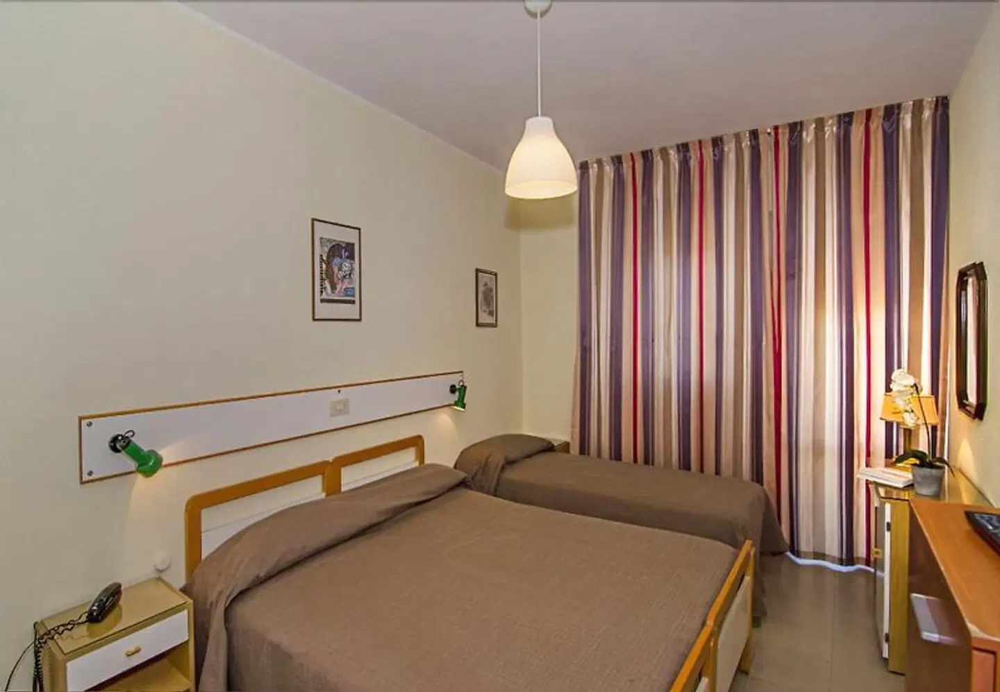Laurin ROOM_EXAMPLE