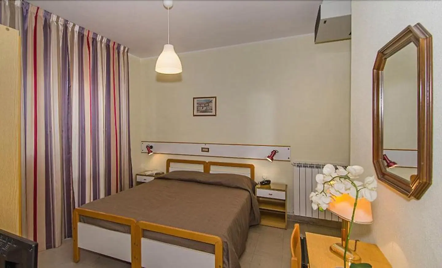 Laurin ROOM_EXAMPLE