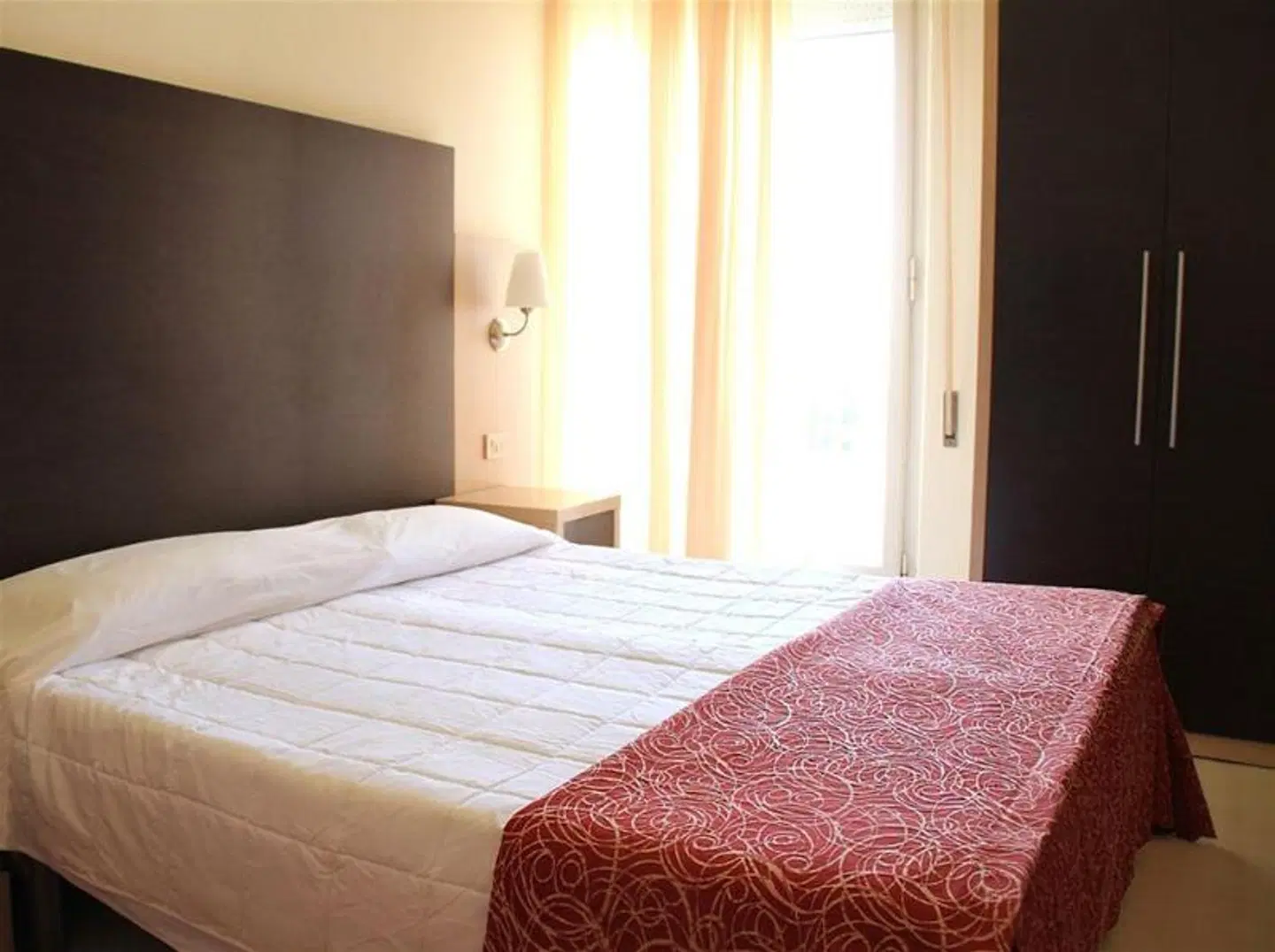 International ROOM_EXAMPLE