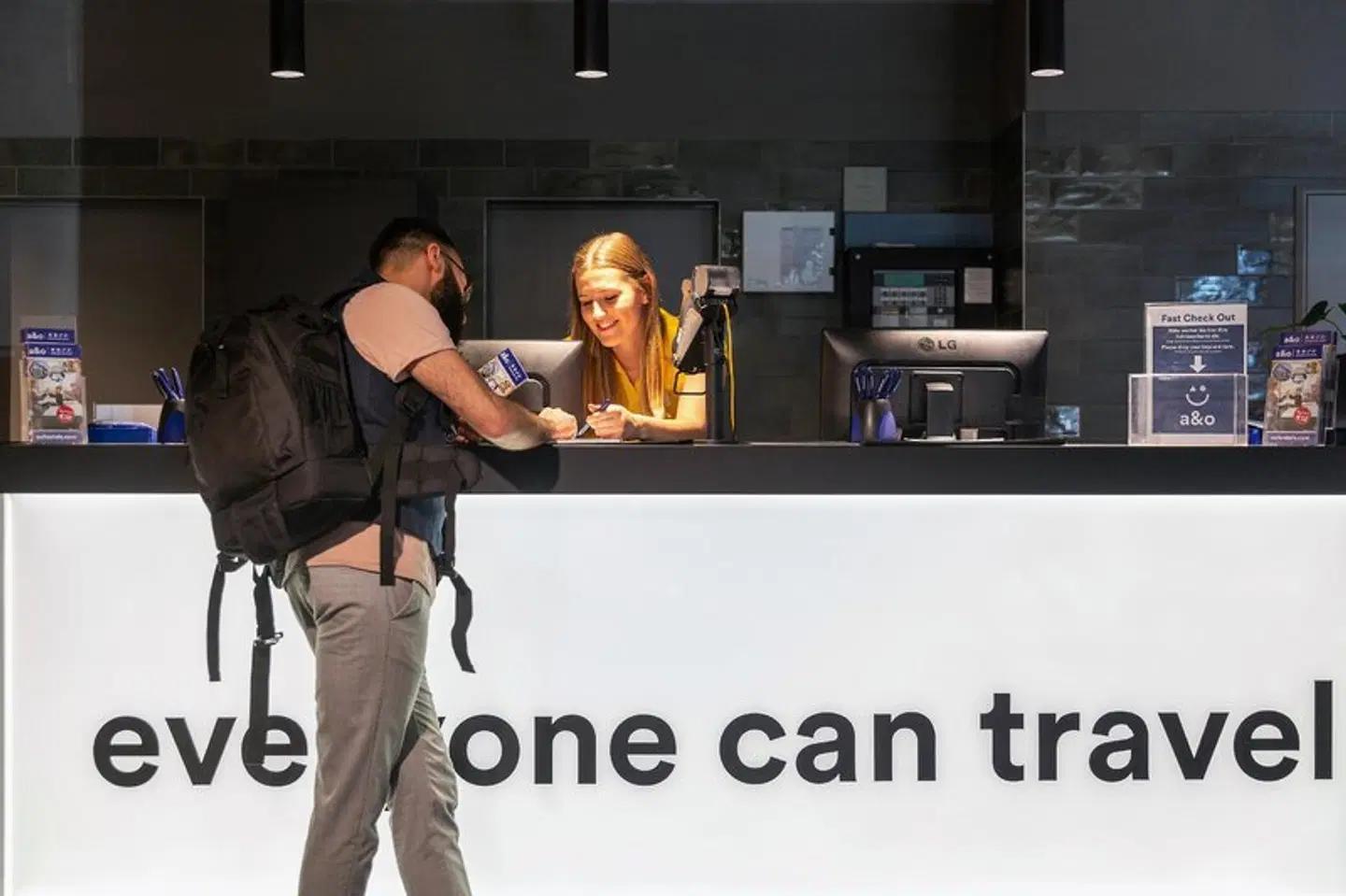 a&o Düsseldorf Hauptbahnhof LOUNGE_LOBBY