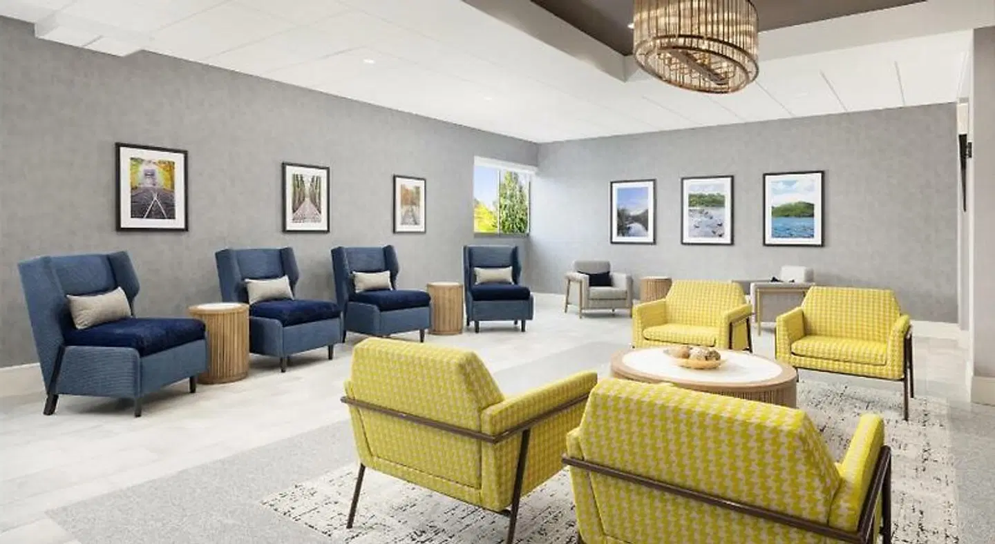 Holiday Inn Concord Downtown by IHG LOUNGE_LOBBY