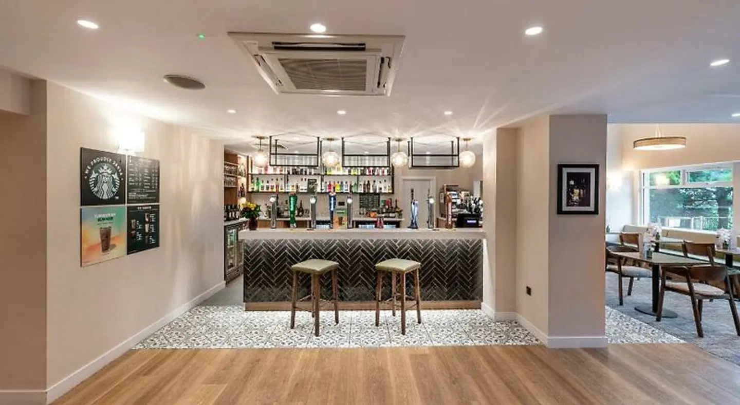 Mercure Manchester Norton Grange Hotel & Spa Bar